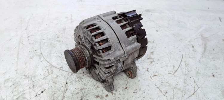 ALTERNATOR AUDI A4 B9 A5 Q5 04L903024A VALEO 180A