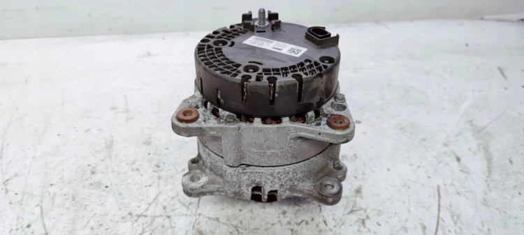 ALTERNATOR AUDI A4 B9 A5 Q5 04L903024A VALEO 180A