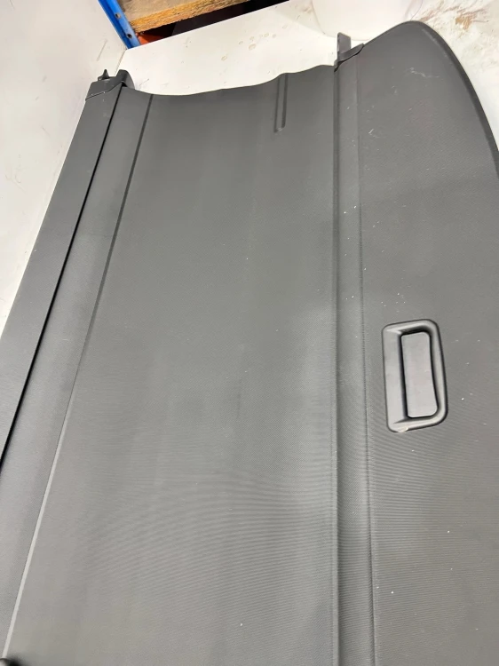 ROLETA BAGAŻNIKA POZIOMA AUDI Q7 4M 4M0863553 94H CZARNA