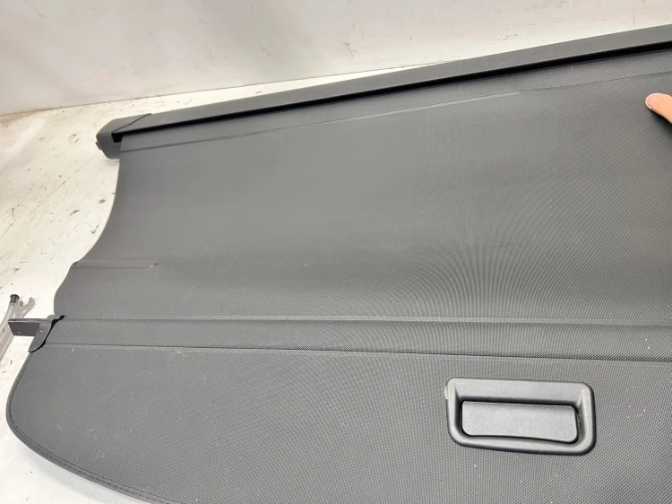 ROLETA BAGAŻNIKA POZIOMA AUDI Q7 4M 4M0863553 94H CZARNA