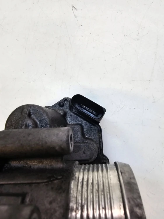 PRZEPUSTNICA AUDI A4 A5 LIFT VW 2.0TDI 03L128063K