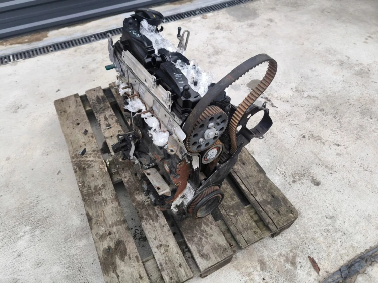 SILNIK BEZ OSPRZĘTU AUDI VW SEAT SKODA 1.6 TDI CAY ORYGINAŁ !!!