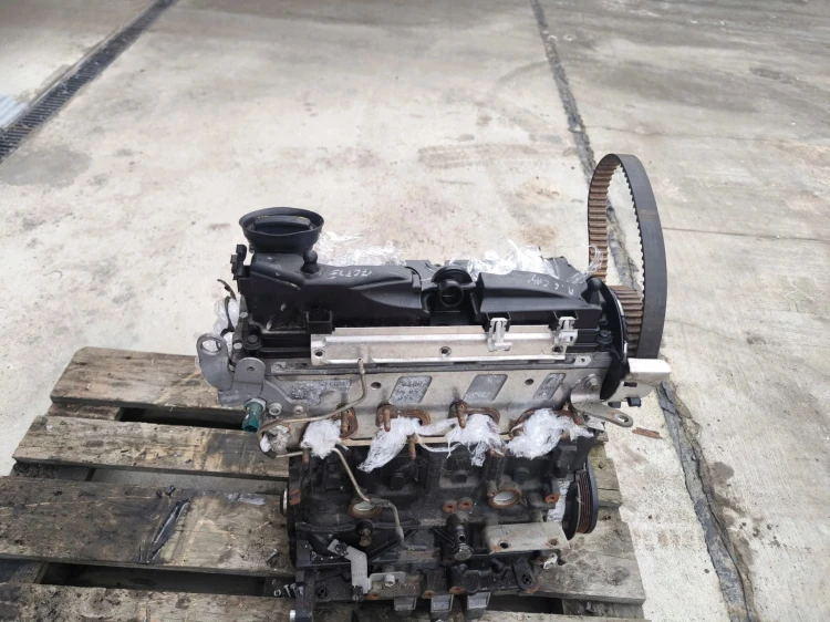 SILNIK BEZ OSPRZĘTU AUDI VW SEAT SKODA 1.6 TDI CAY ORYGINAŁ !!!