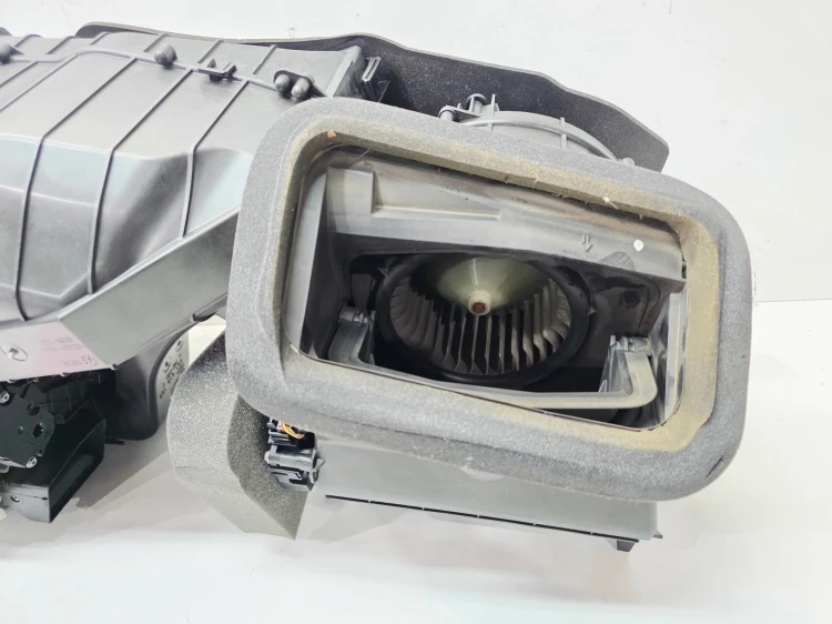 NAGRZEWNICA KOMPLETNA AUDI A6 C7 A7 4G1820005H