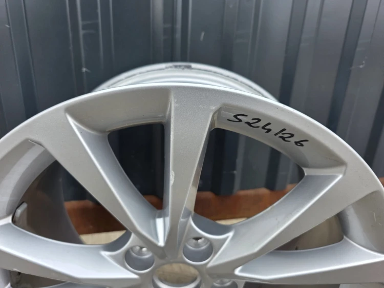 FELGA ALUMINIOWA AUDI A3 S3 8Y VW SEAT 8.0J R17 ET46 8Y0601025CC S24/26