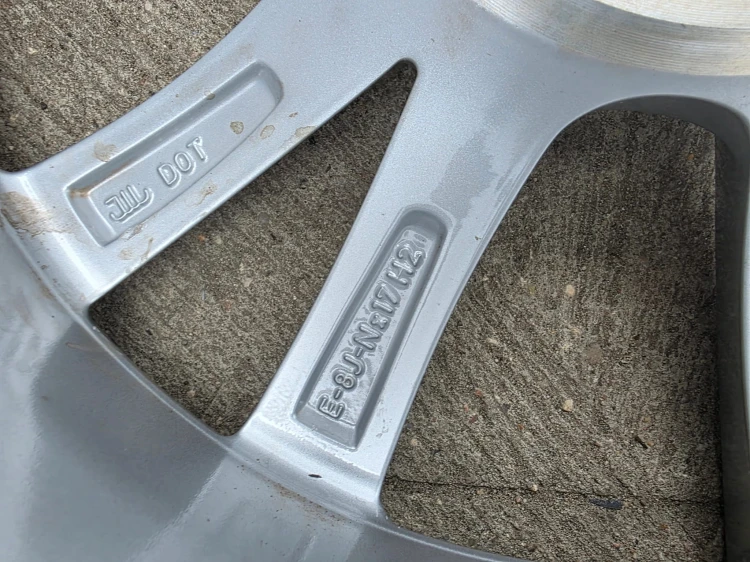 FELGA ALUMINIOWA AUDI A3 S3 8Y VW SEAT 8.0J R17 ET46 8Y0601025CC S24/26
