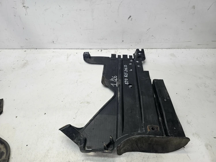 OSŁONA PODWOZIA PRAWY TYŁ AUDI A5 8T 8T0825216D 1/26