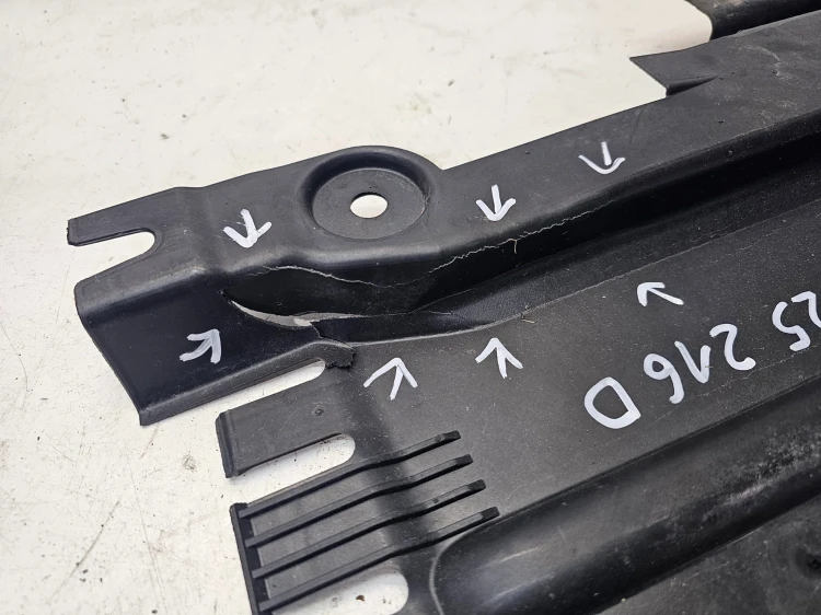 OSŁONA PODWOZIA PRAWY TYŁ AUDI A5 8T 8T0825216D 1/26