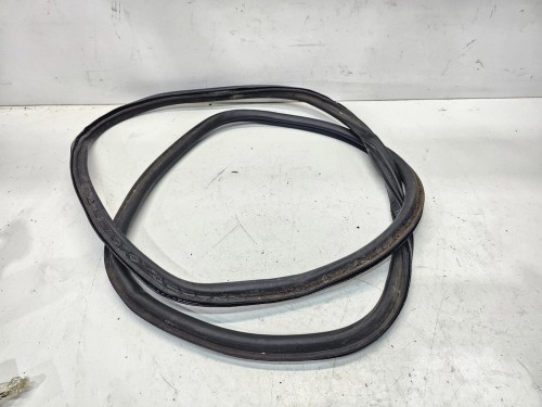 USZCZELKA KLAPY BAGAŻNIKA AUDI A3 8P3 8P3827705H