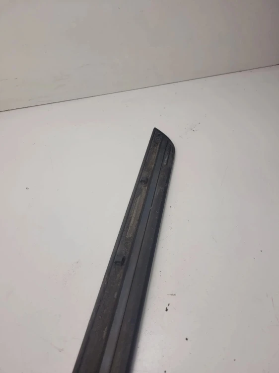 LISTWA DRZWI PRAWY TYŁ AUDI A3 8P LIFT 5D LY9B