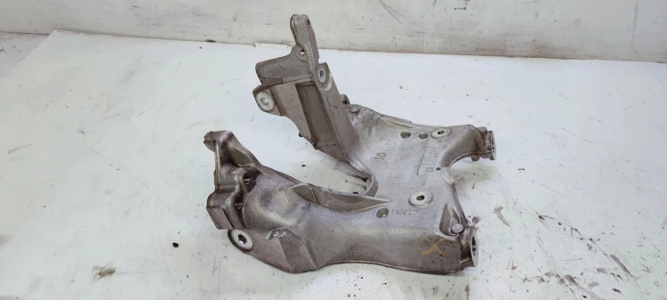 ŁAPA SILNIKA WSPORNIK PRAWY AUDI A6 C8 80A399296S