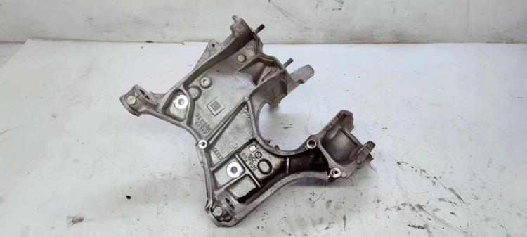 ŁAPA SILNIKA WSPORNIK PRAWY AUDI A6 C8 80A399296S