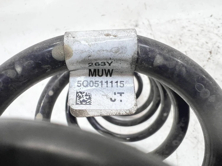 SPRĘŻYNA TYLNA LEWA LUB PRAWA AUDI A3 8V VOLKSWAGEN SEAT SKODA 5Q0511115JT