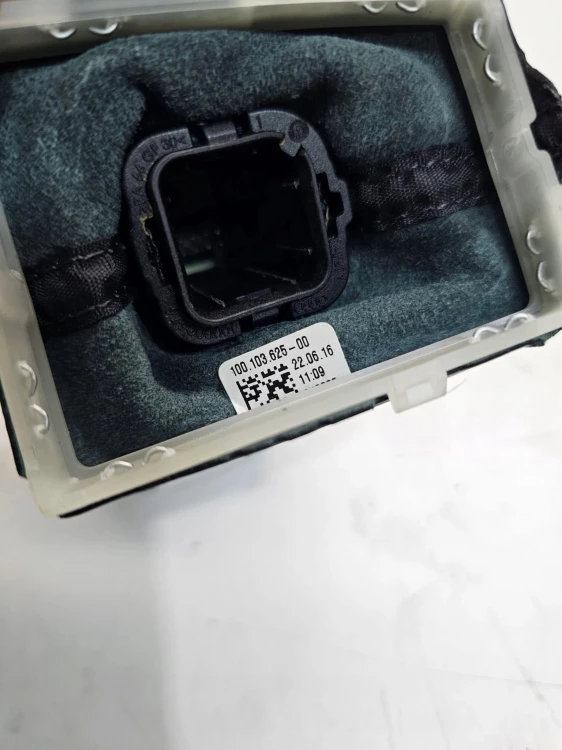 GAŁKA ZMIANY BIEGÓW AUDI A4 B9 A5 8W 8W2713140D IBR