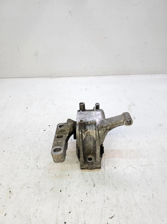 ŁAPA PODUSZKA SILNIKA AUDI Q3 8U 2.0TDI 5N0199262F