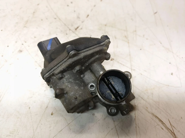 PRZEPUSTNICA AUDI VOLKSWAGEN SEAT SKODA 2.0 TDI 04L131501C V070