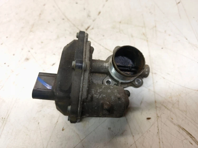 PRZEPUSTNICA AUDI VOLKSWAGEN SEAT SKODA 2.0 TDI 04L131501C V070
