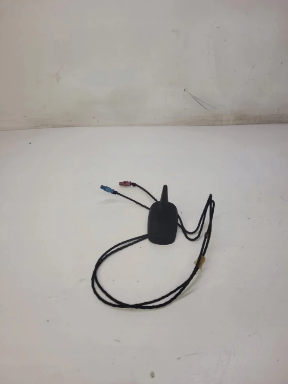 ANTENA LOTKA REKIN AUDI Q7 4L 4L0035503F MATOWA