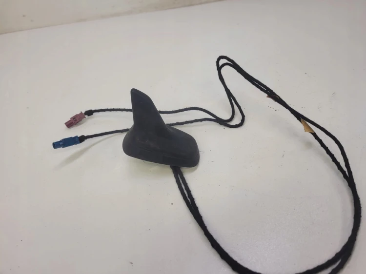 ANTENA LOTKA REKIN AUDI Q7 4L 4L0035503F MATOWA