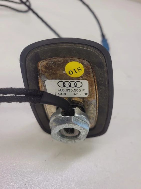ANTENA LOTKA REKIN AUDI Q7 4L 4L0035503F MATOWA