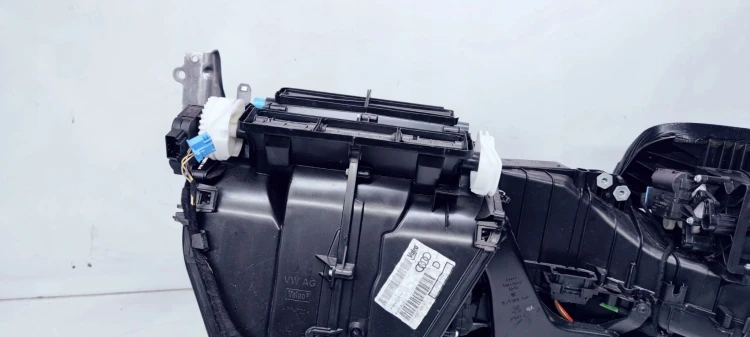 NAGRZEWNICA KOMPLETNA AUDI A3 8P LIFT 8P1820003Q