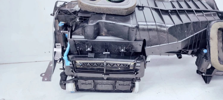 NAGRZEWNICA KOMPLETNA AUDI A3 8P LIFT 8P1820003Q