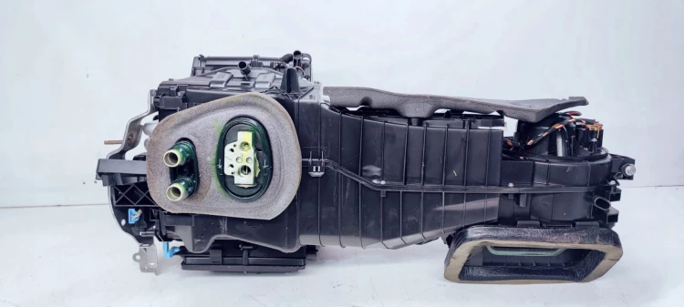 NAGRZEWNICA KOMPLETNA AUDI A3 8P LIFT 8P1820003Q