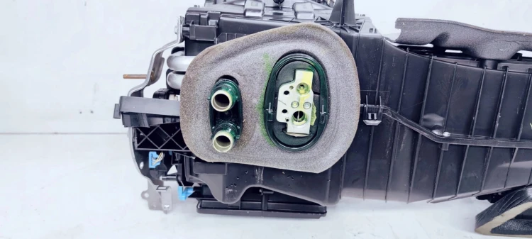 NAGRZEWNICA KOMPLETNA AUDI A3 8P LIFT 8P1820003Q