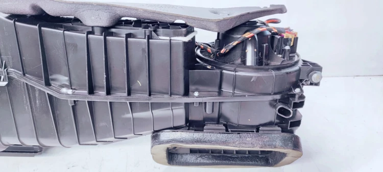 NAGRZEWNICA KOMPLETNA AUDI A3 8P LIFT 8P1820003Q