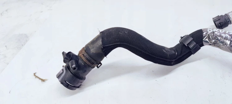 RURKA PRZEWÓD WODY AUDI Q5 8R 2.0 TDI 8R0121049E