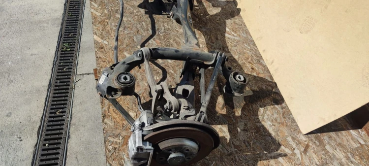 SANKI WÓZEK TYŁ KOMPLET AUDI A4 B9 A5 8W0505235S