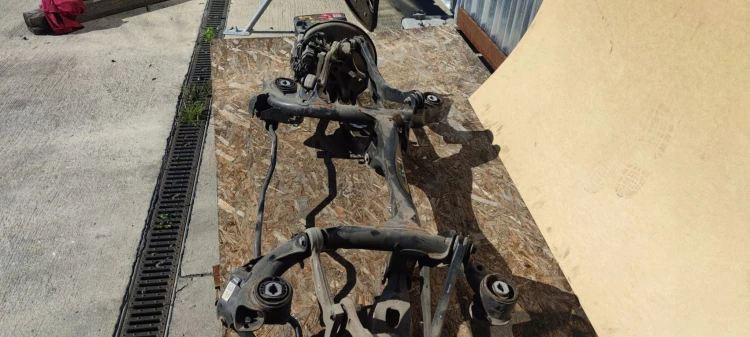SANKI WÓZEK TYŁ KOMPLET AUDI A4 B9 A5 8W0505235S