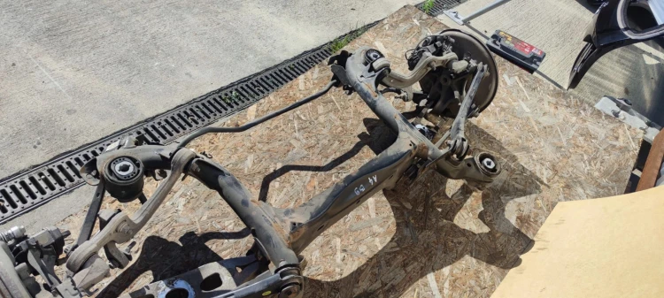SANKI WÓZEK TYŁ KOMPLET AUDI A4 B9 A5 8W0505235S