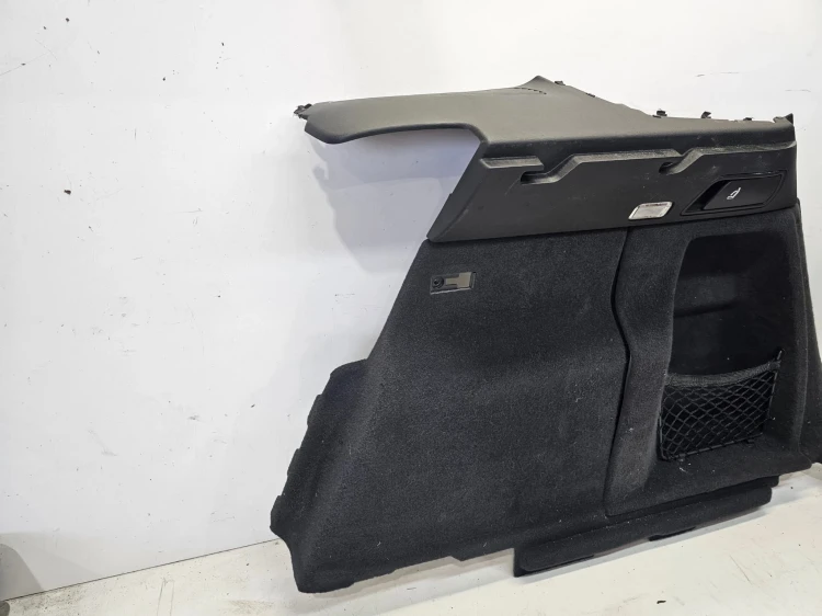 BOCZEK BAGAŻNIKA PRAWY AUDI Q5 8R 8R0863880F