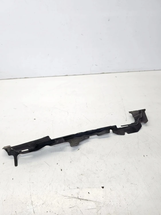 KIEROWNICA POWIETRZA PRAWA AUDI TT 8S 2. TFSI 8S0121332