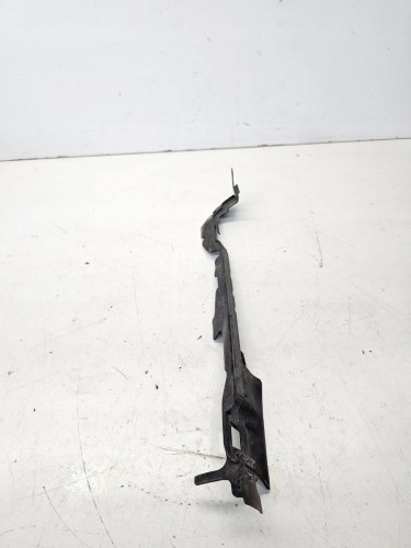 KIEROWNICA POWIETRZA PRAWA AUDI TT 8S 2. TFSI 8S0121332