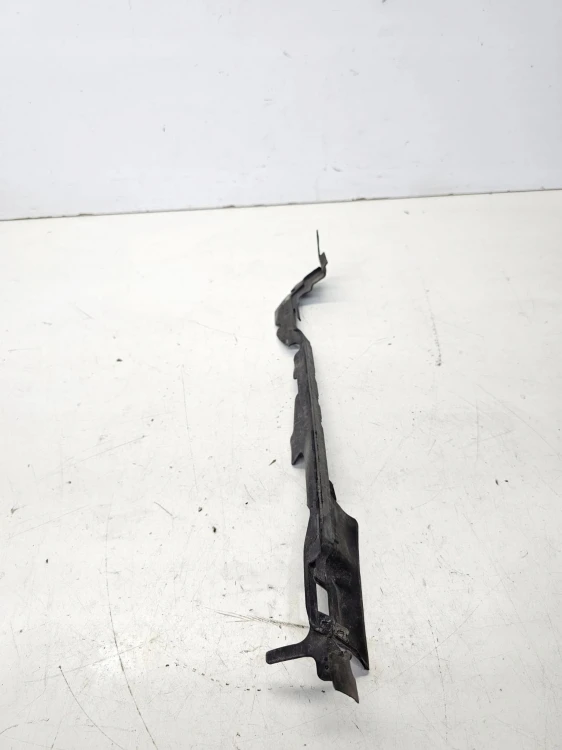 KIEROWNICA POWIETRZA PRAWA AUDI TT 8S 2. TFSI 8S0121332