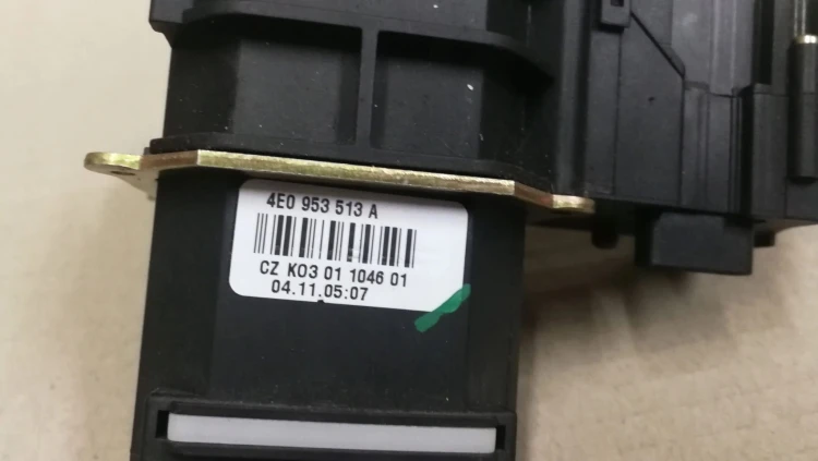 PRZEŁĄCZNIK KIERUNKÓW AUDI A4 A6 Q7 4E0953513A