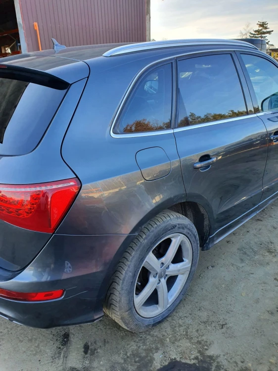 RELING DACHOWY CHROM PRAWY AUDI Q5 8R0860022