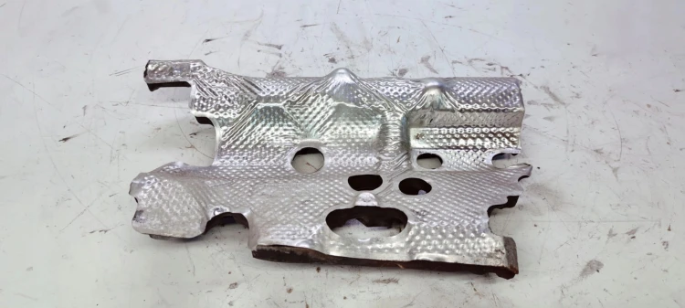 OSŁONA TERMICZNA WYGŁUSZENIE AUDI A6 C8 05L103954B