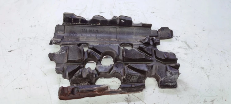 OSŁONA TERMICZNA WYGŁUSZENIE AUDI A6 C8 05L103954B