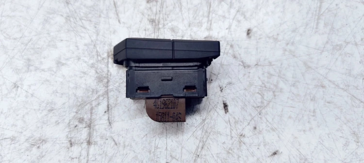 PRZEŁĄCZNIK BLOKADY DRZWI AUDI A6 C7 4G1962107