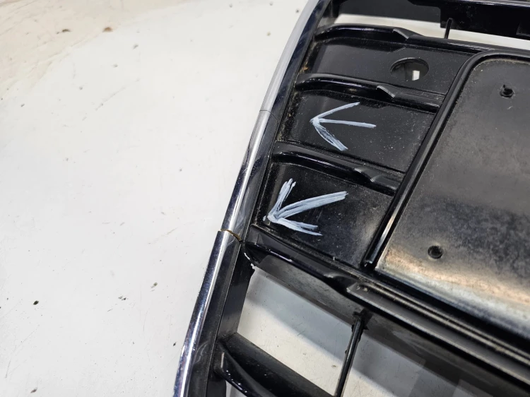 GRILL ATRAPA CHŁODNICY AUDI A5 8T LIFT CZARNY 8T0853651G 1/26