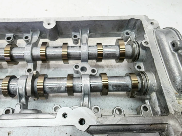 NASADA GŁOWICY + WAŁKI AUDI VOLKSWAGEN SEAT SKODA 2.0 TDI 04L103308F 6/26