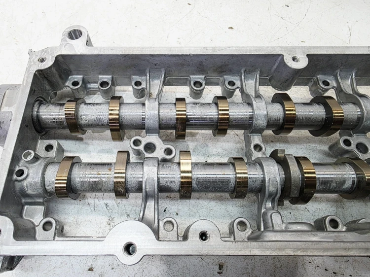 NASADA GŁOWICY + WAŁKI AUDI VOLKSWAGEN SEAT SKODA 2.0 TDI 04L103308F 6/26