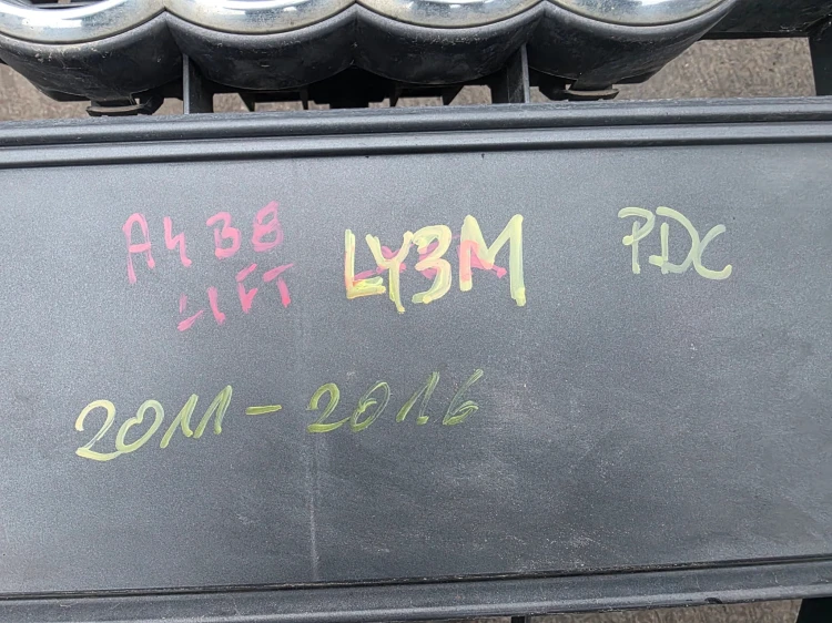ZDERZAK PRZÓD KOMPLETNY AUDI A4 B8 LIFT 2011-2016 LY3M PDC ORYGINAŁ !!!