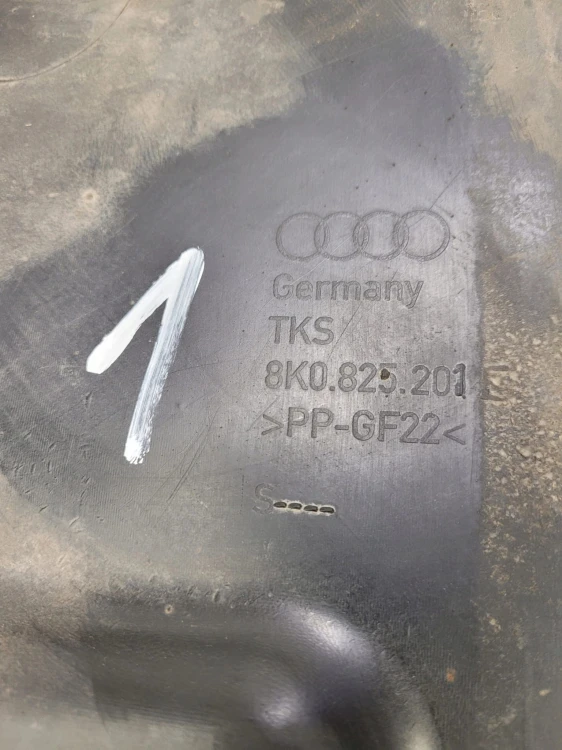 OSŁONA PŁYTA PODWOZIA LEWA AUDI A4 B8 8K0825201E *1*