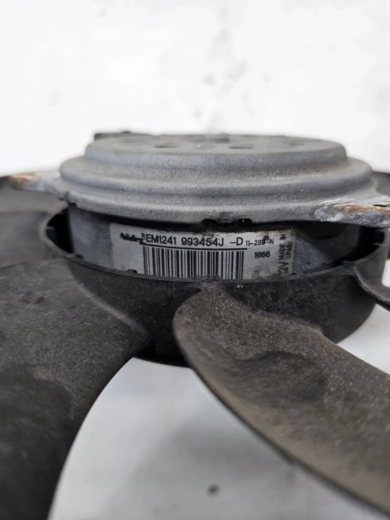 WENTYLATOR (MNIEJSZY) AUDI Q5 A4 A5 8K0121003M 993454J-D