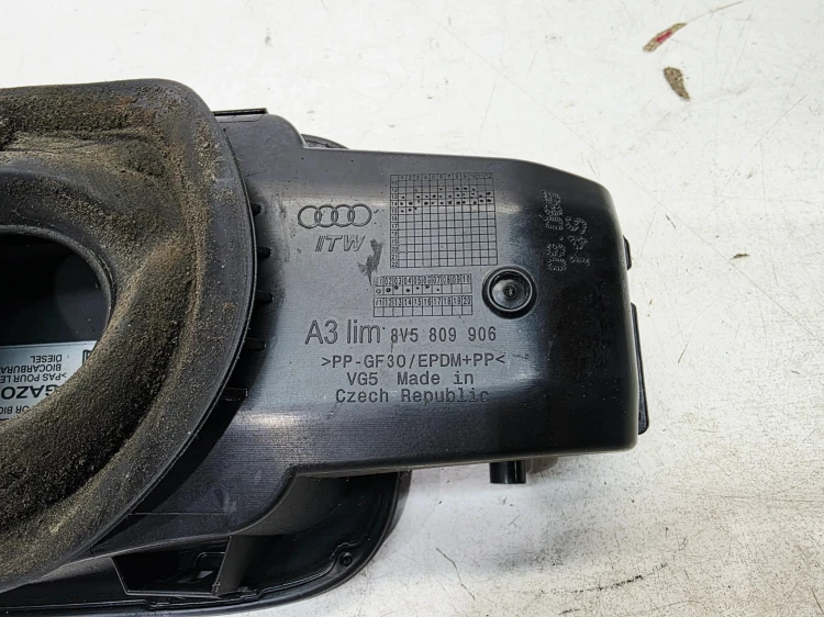 KLAPKA WLEWU PALIWA AUDI A3 8V SEDAN 8V5809906 LX5Q