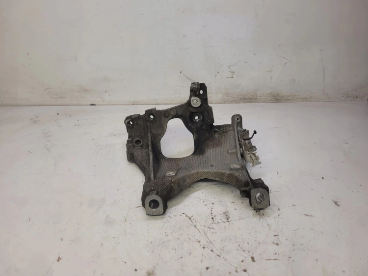 ŁAPA SILNIKA WSPORNIK PRAWA AUDI A4 A5 8W0399296E